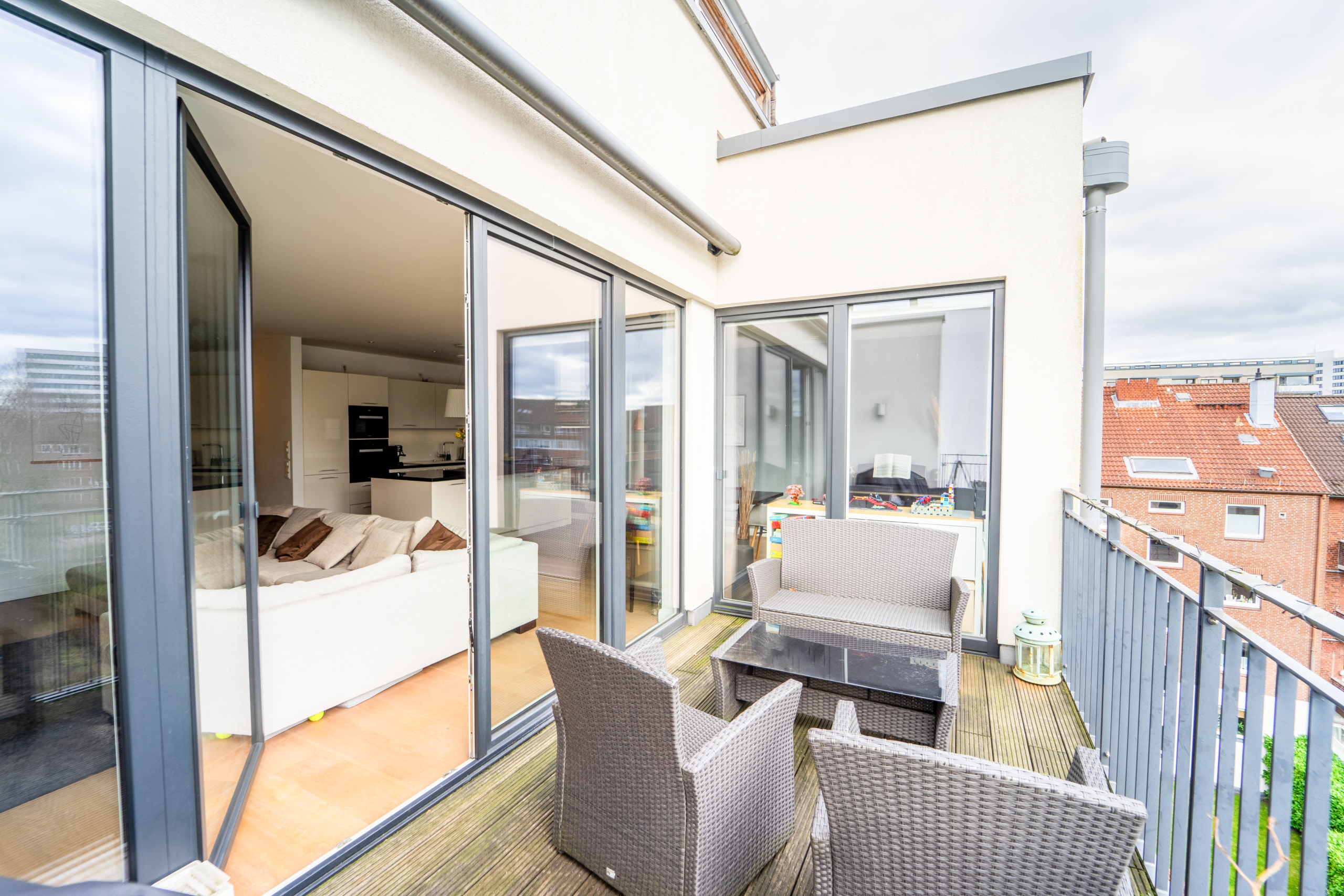 Großer Balkon mit südausrichtung und unverbautem Blick