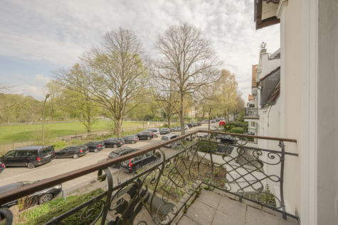 Balkon zur Straßenseite