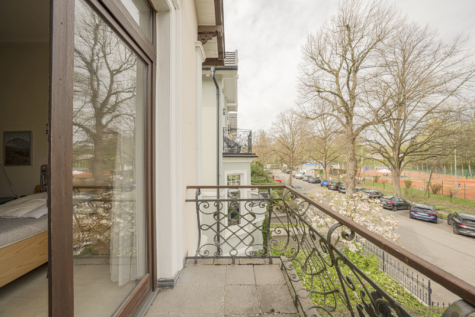 Balkon zur Straßenseite
