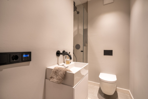 Badezimmer mit Dusche