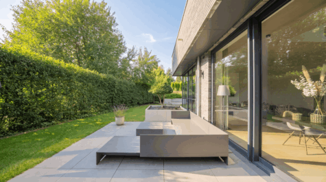 Garten mit Terrasse