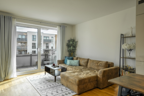 Wohn-/Essbereich mit Südbalkon