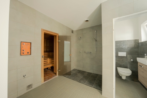 Sauna und Badezimmer vom Poolbereich