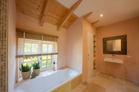 Badezimmer im Obergeschoss